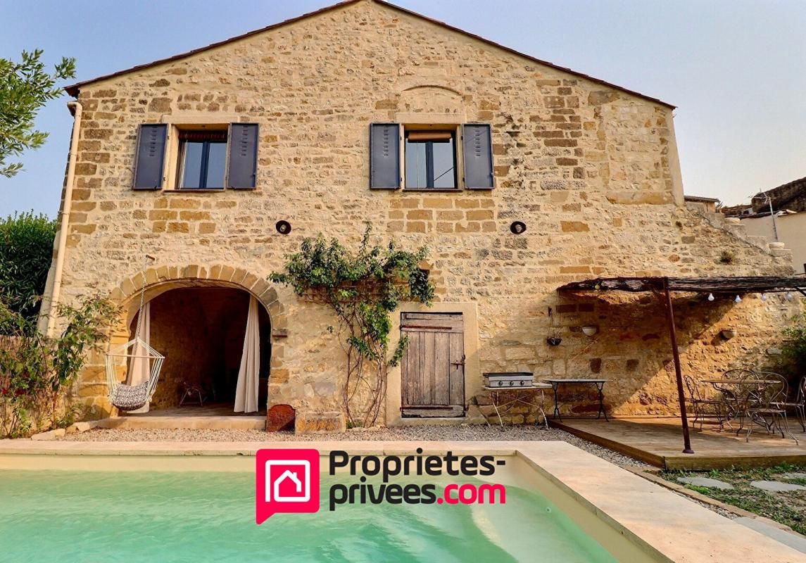 UZES A 7km d'Uzès , mas de village avec terrain et piscine 2