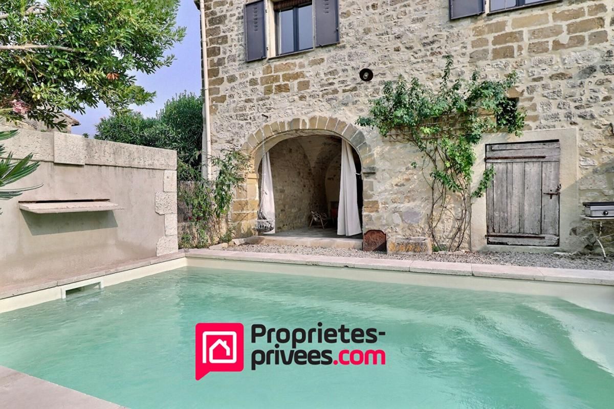 UZES A 7km d'Uzès , mas de village avec terrain et piscine 4