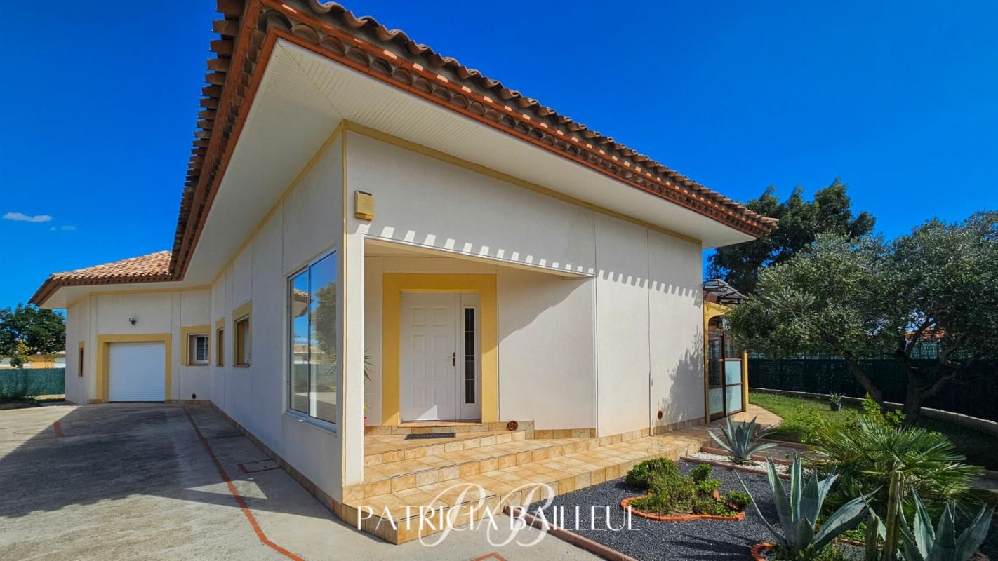 ALENYA Maison de plain-pied avec piscine couverte et 2 appartements à Alenya 2