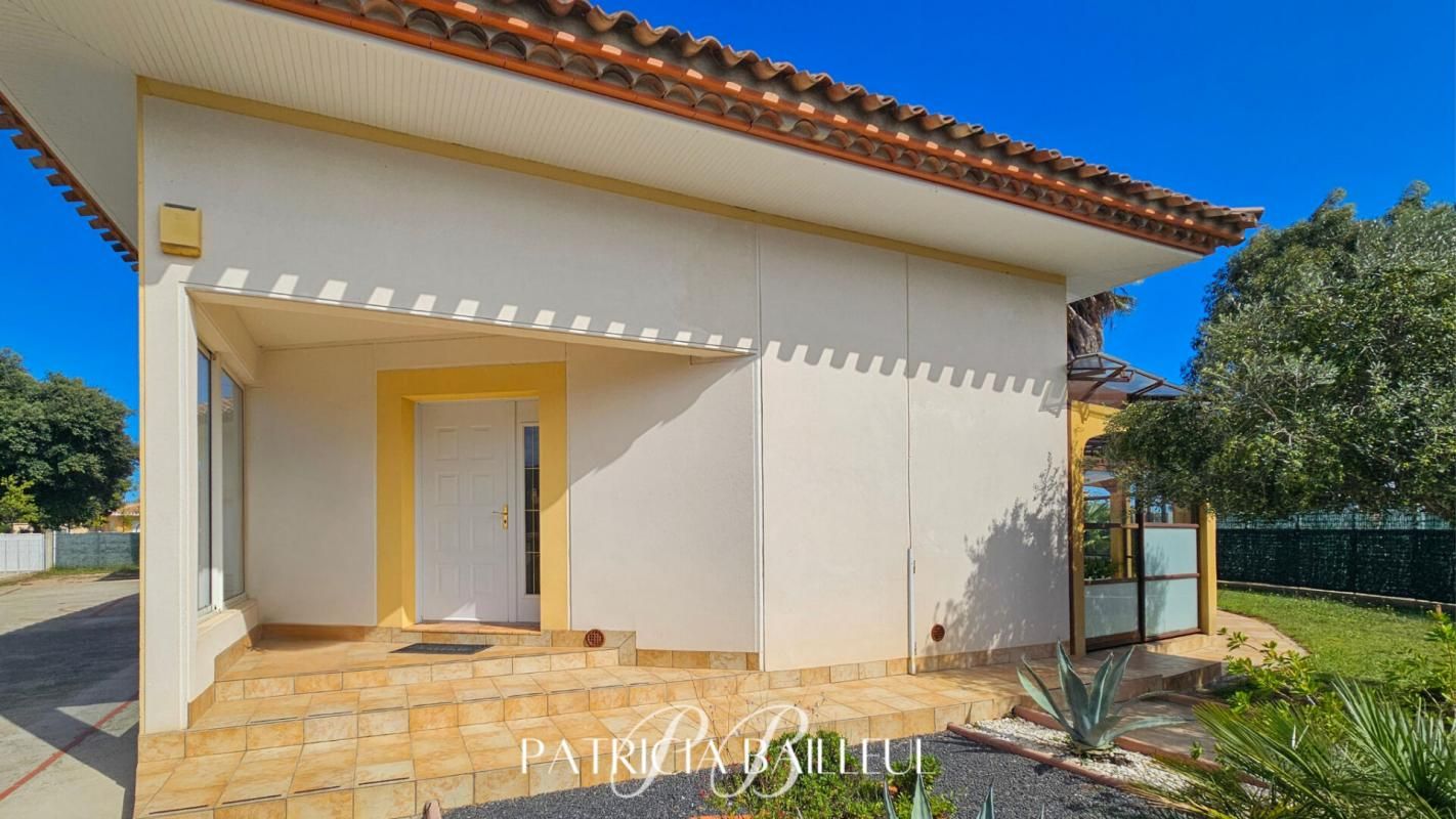 ALENYA Maison de plain-pied avec piscine couverte et 2 appartements à Alenya 4