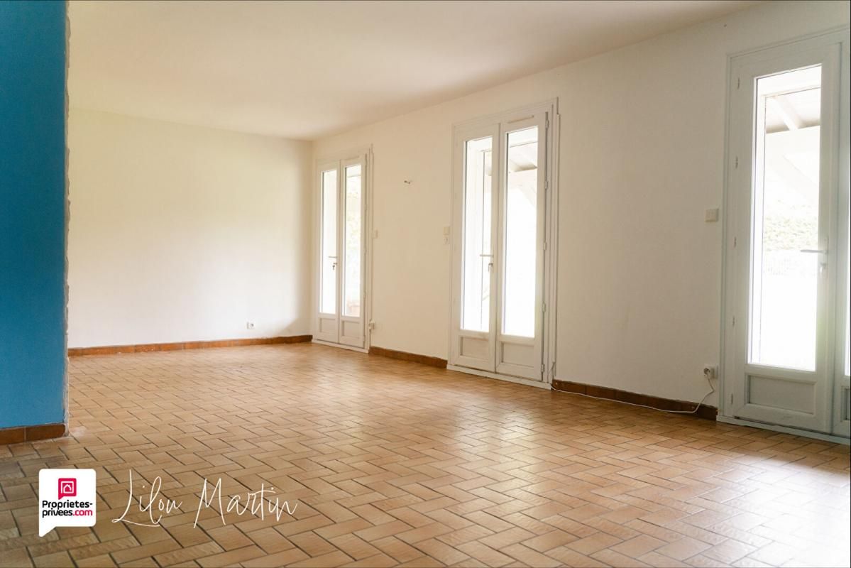 LA LANDE-DE-FRONSAC Maison et chalet - 146m2 - 6 pièces 2