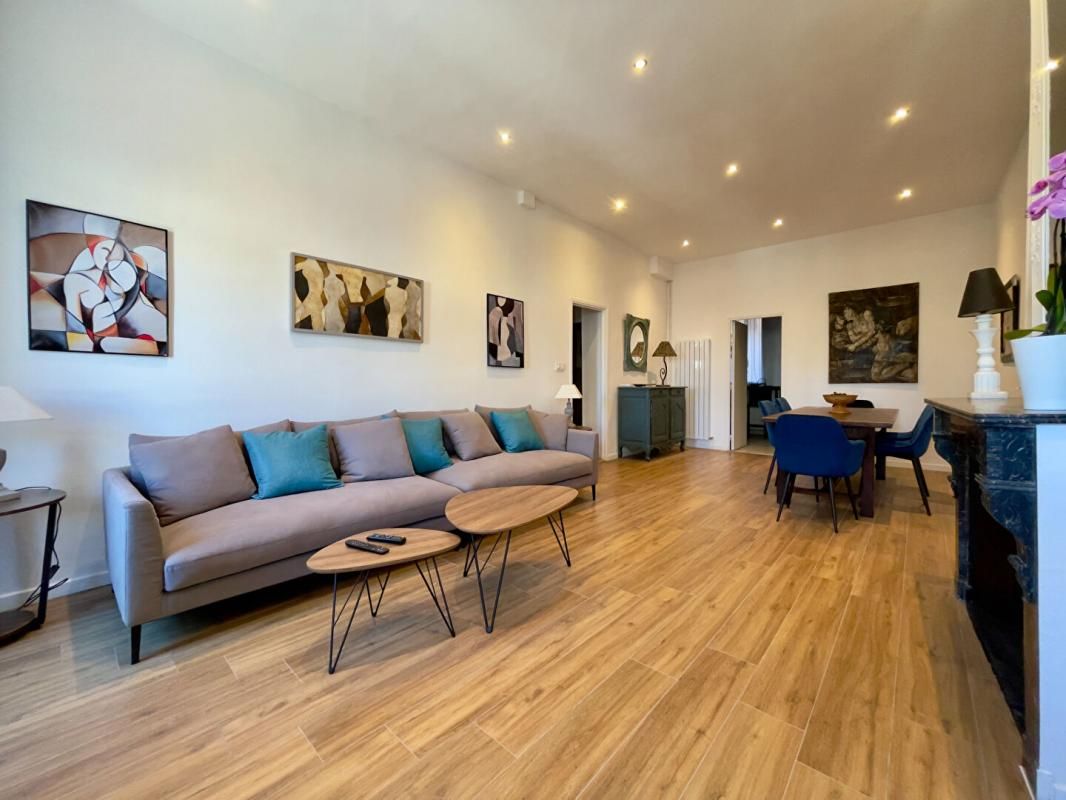 Appartement T3 meublé en face des halles de Béziers