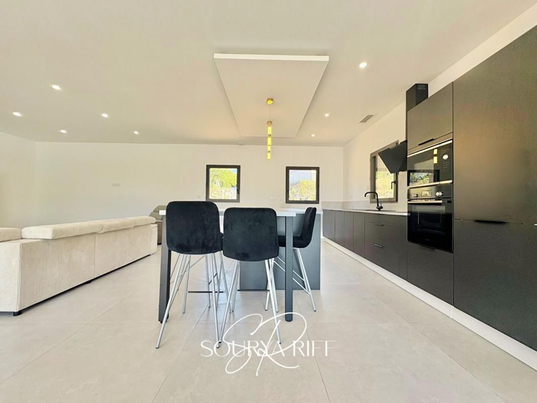 CARCASSONNE EXCLUSIVITÉ VILLA CONTEMPORAINE AVEC PISCINE ET PANORAMA IMPRENABLE À 15 MIN DE CARCASSONNE 4