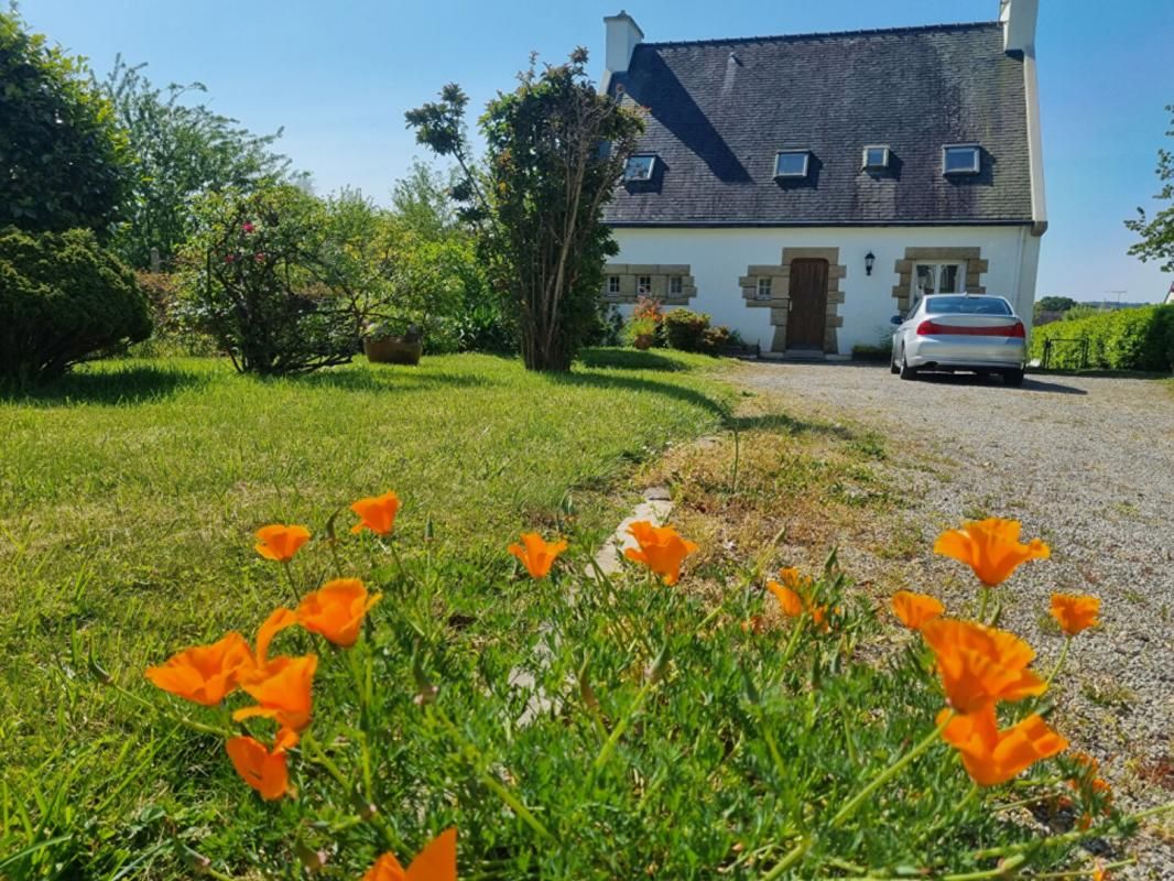LA FORET-FOUESNANT Maison rénovée 123 m² + 46 m² de dépendances, 4 chambres, Jardin, Garage & atelier 2