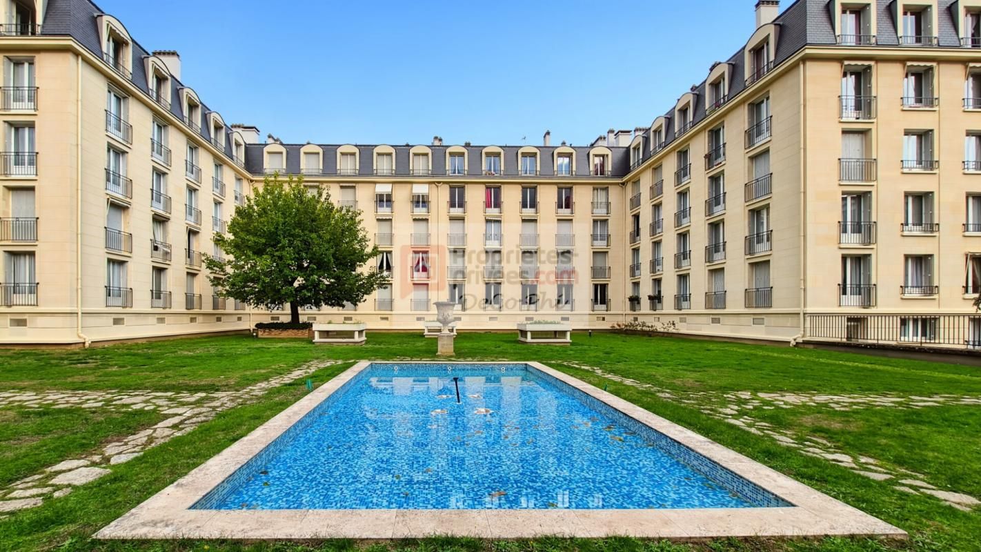 VERSAILLES Excellent état  4 pièces  traversant  2 balcons  97 m2  Versailles 1