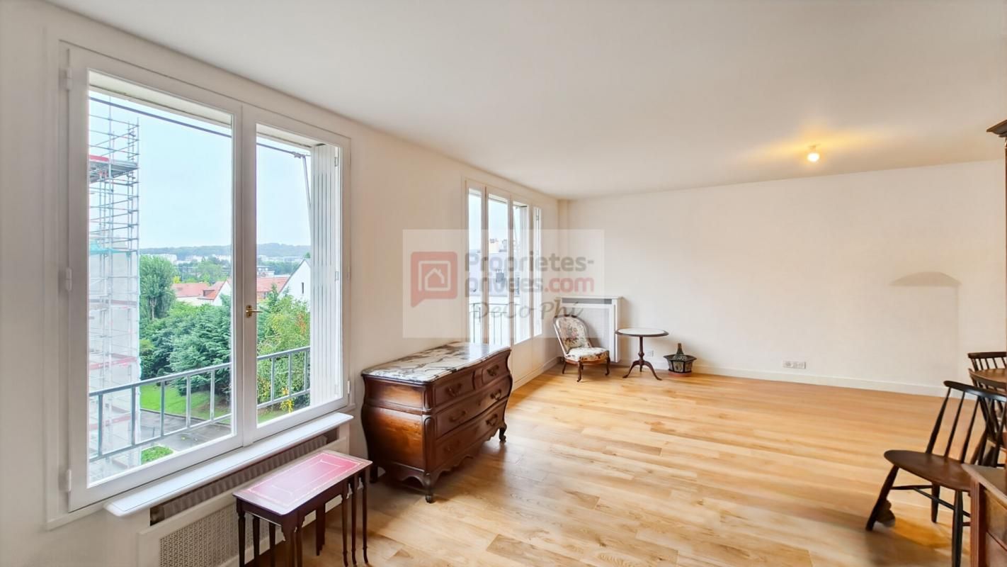VERSAILLES Excellent état  4 pièces  traversant  2 balcons  97 m2  Versailles 4