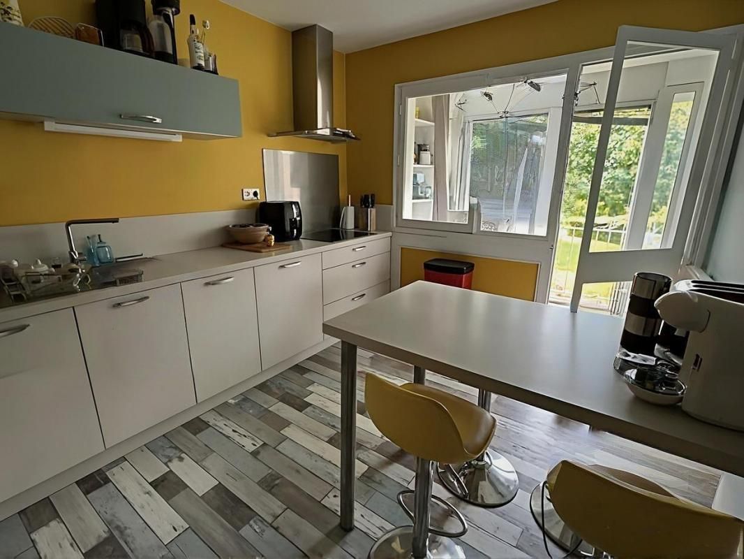 DEVILLE-LES-ROUEN Appartement T3 lumineux avec balcon, garage et caves ? Déville-lès-Rouen 2