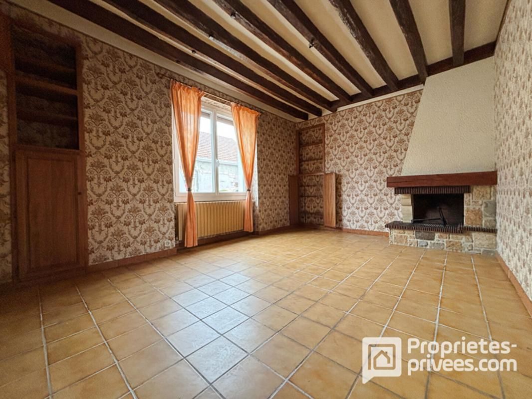 MEHUN-SUR-YEVRE Immeuble  5 pièce(s) 91.8 m2 2