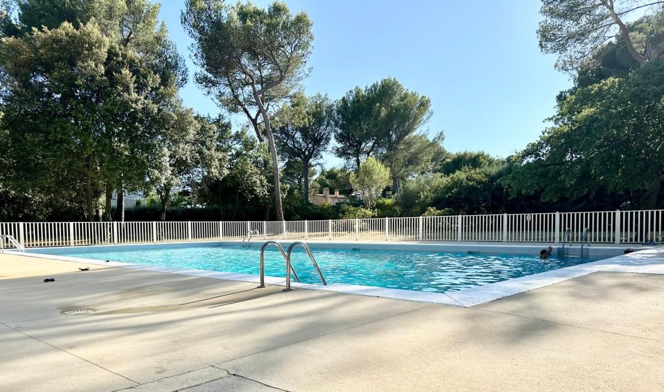 BOUC-BEL-AIR Bastide rénovée au coeur de la pinède à Bouc-Bel-Air 4