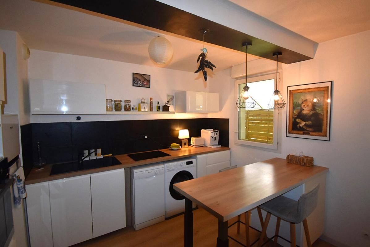 NIMES Appartement Cosy type3 ,terrasse ,parking 3