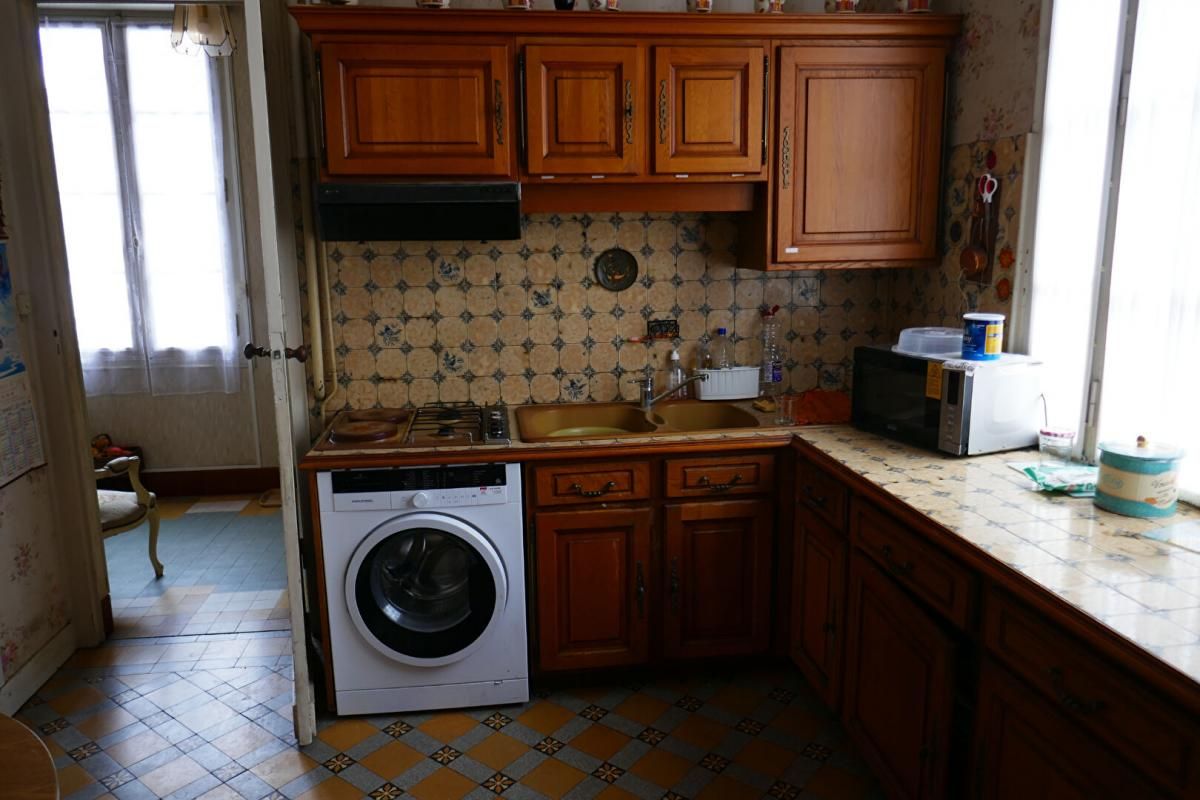 BEGLES Charmante maison meublée avec jardin et garage à rénover 4