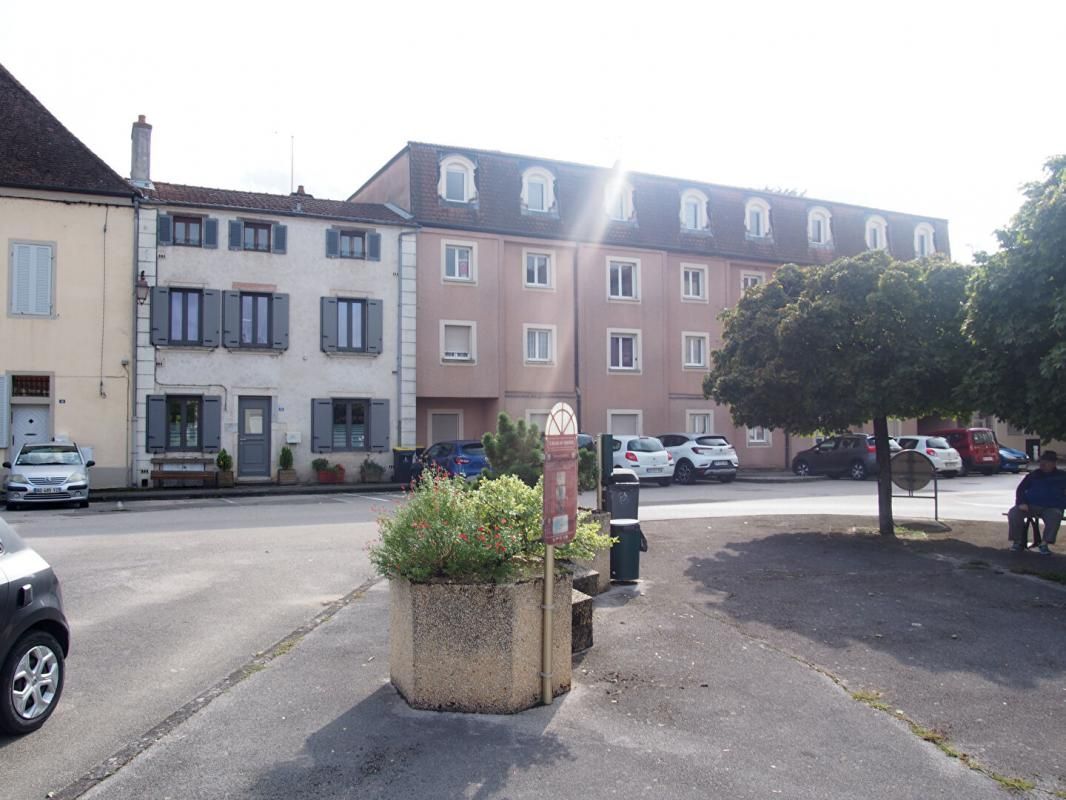 SAINT-JEAN-DE-LOSNE T2 immeuble récent 1