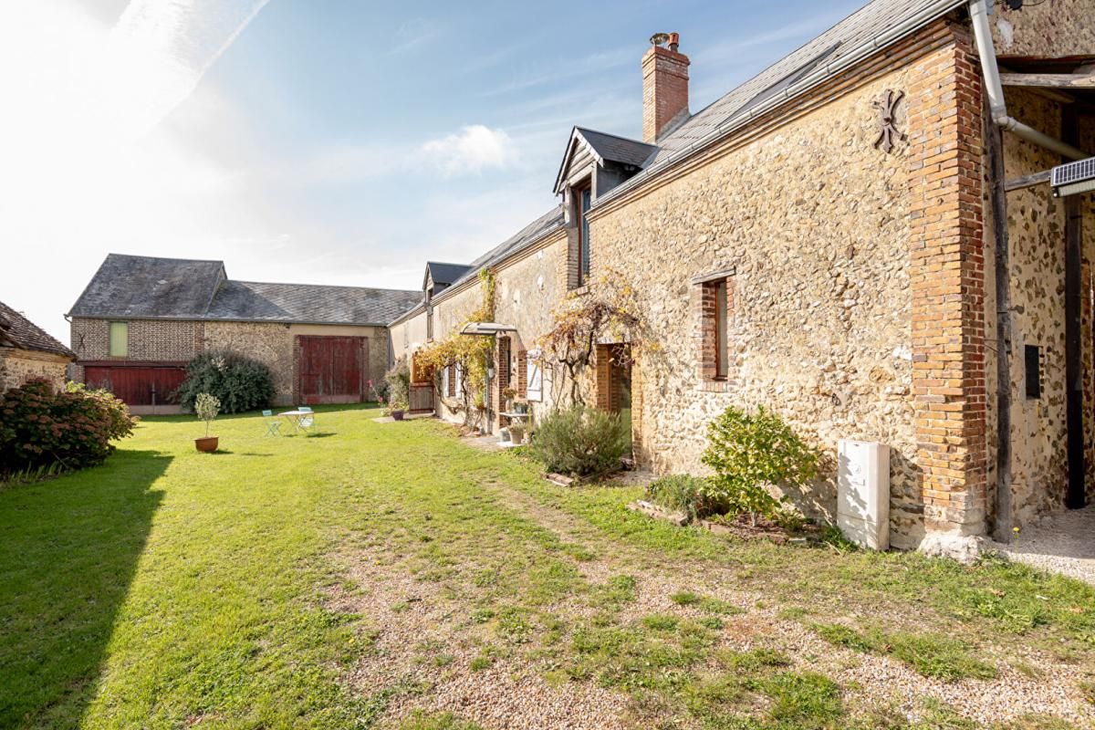 CHOUE LIEUX UNIQUES ® - PROPRIÉTÉS PRIVÉES PROPOSE ANCIENNE FERMETTE RESTAURÉE 215 M² AVEC 6415 M² SUR CHOUE (41) 3