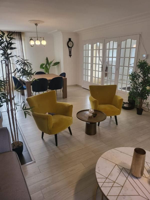 LE MANS Maison Le Mans 8 pièce(s) 224 m2 3