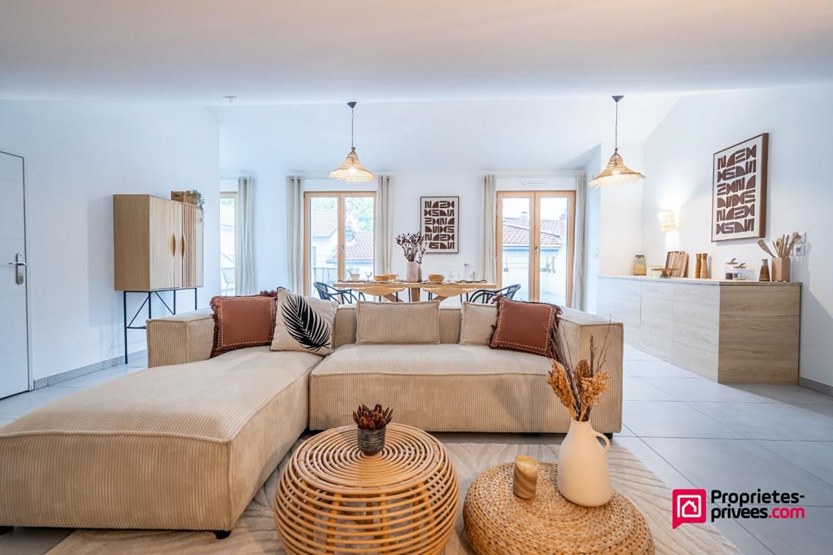 LYON-9E-ARRONDISSEMENT T5, 104m² avec terrasse de 38m², dernier étage , place Dumas de Loire 1