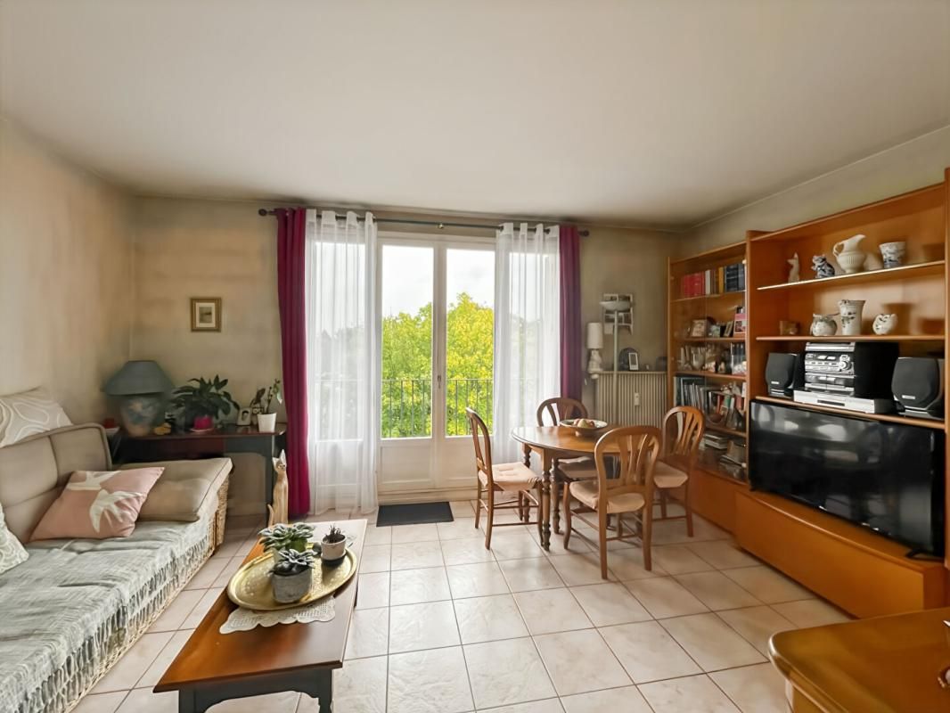 GAGNY Appartement 2 pièces lumineux avec vue dégagée 2