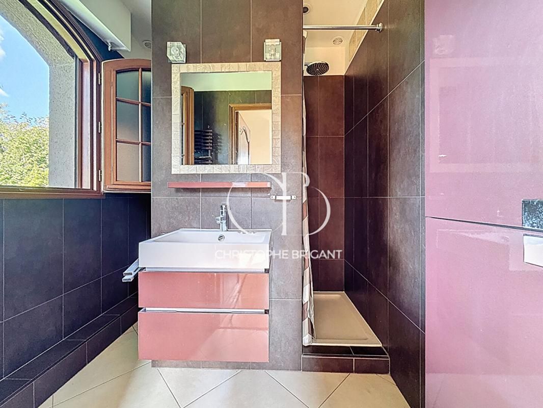 VILLEJUIF Maison Villejuif 200 m2 4
