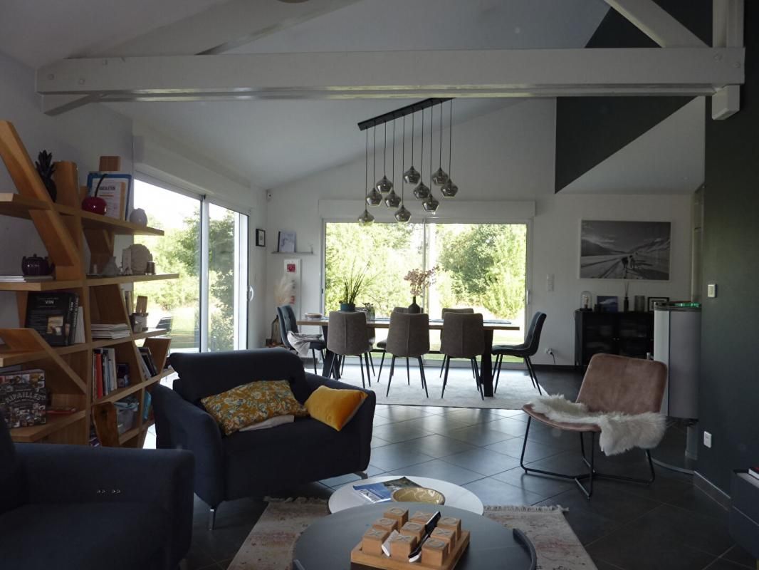 CHOLET Maison Cholet 9 pièce(s) 207m2 4