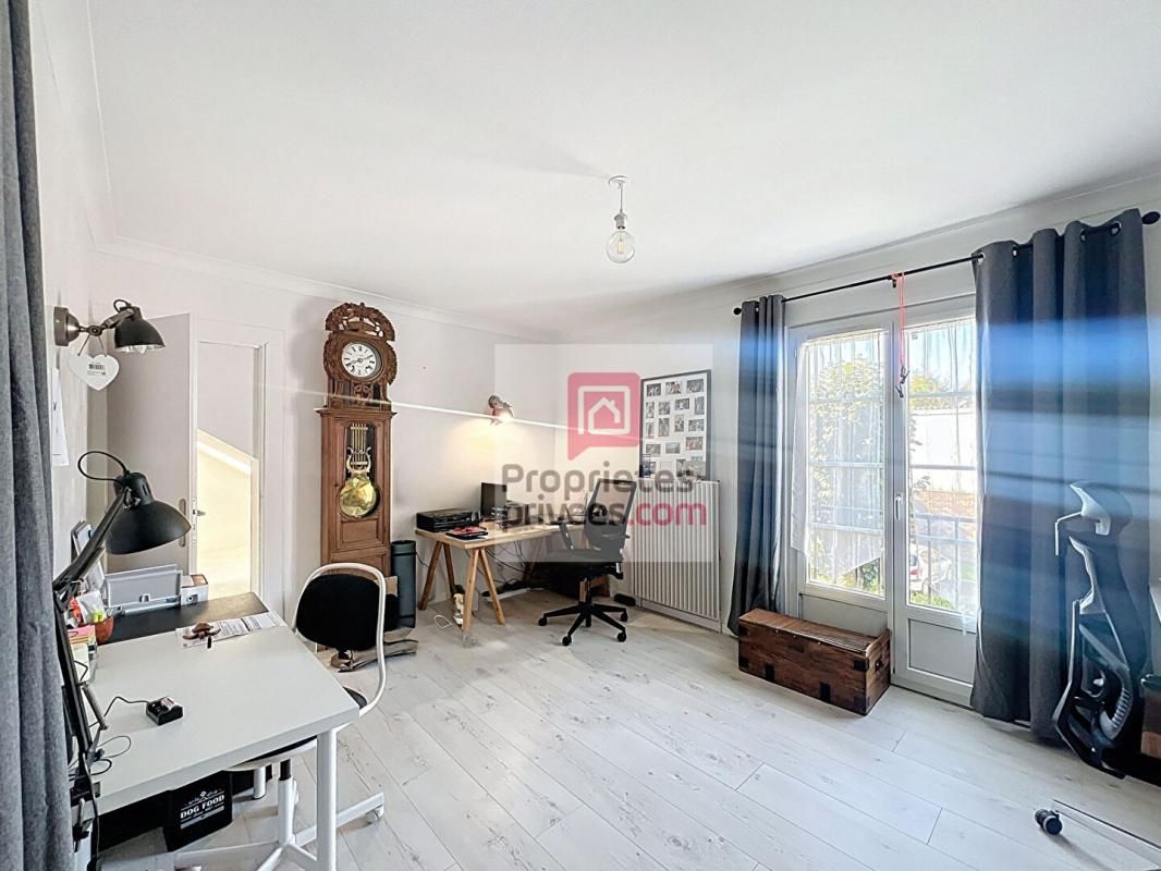 RAMBOUILLET Maison 4 chambres, 1 bureau et 1 garage attenant 3