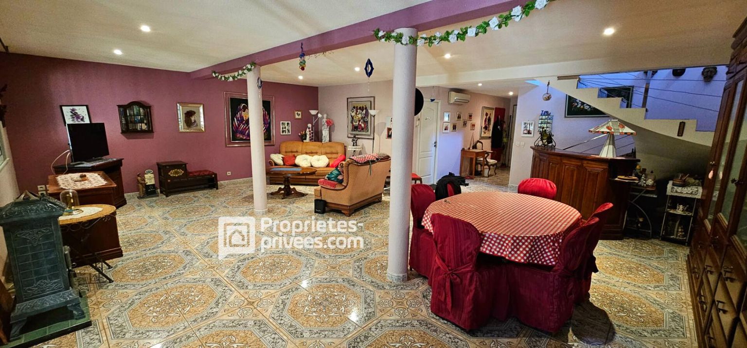 SAINT-CYPRIEN Maison Saint Cyprien secteur port 4 pièces de 165 m2 4