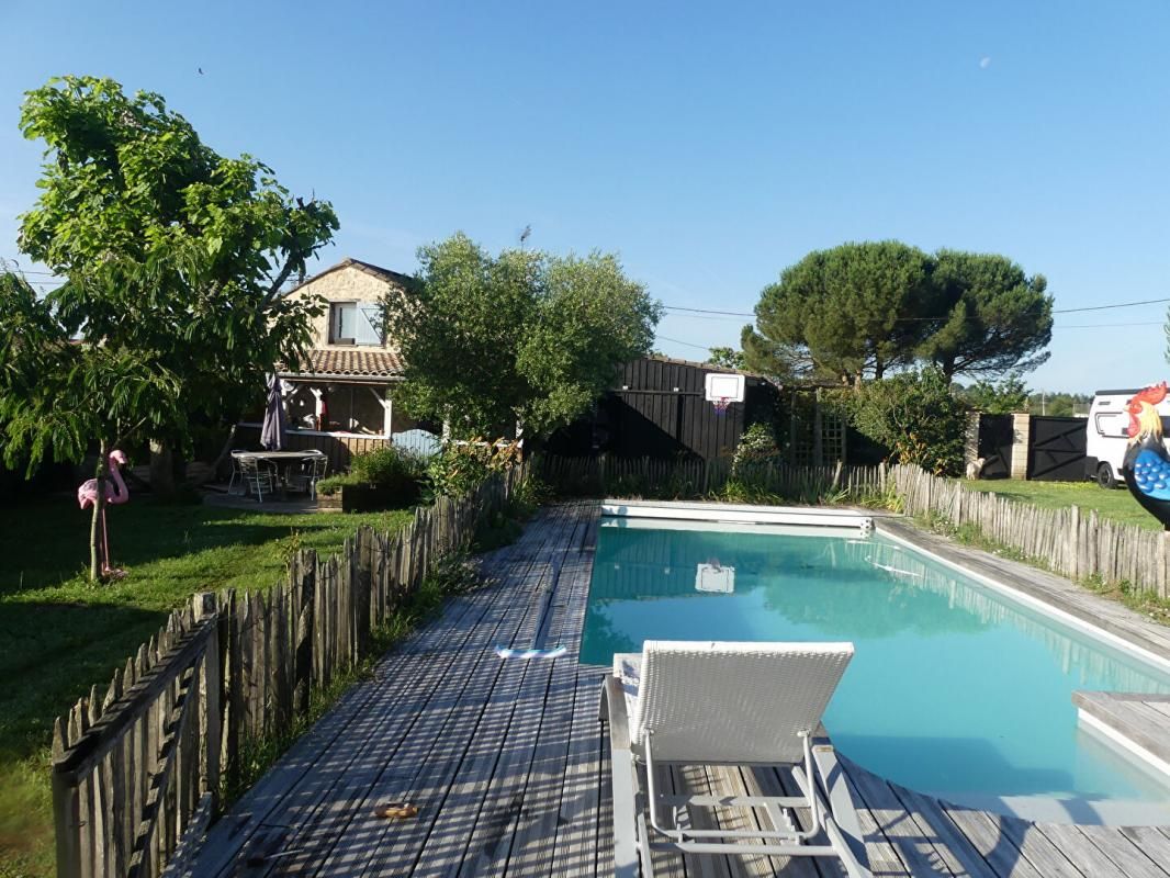 ILLATS MAISON 125 M² + DEPENDANCE 115 M² + CHALET 20 M² + PISCINE AVEC TERRAIN 4387 M² 1