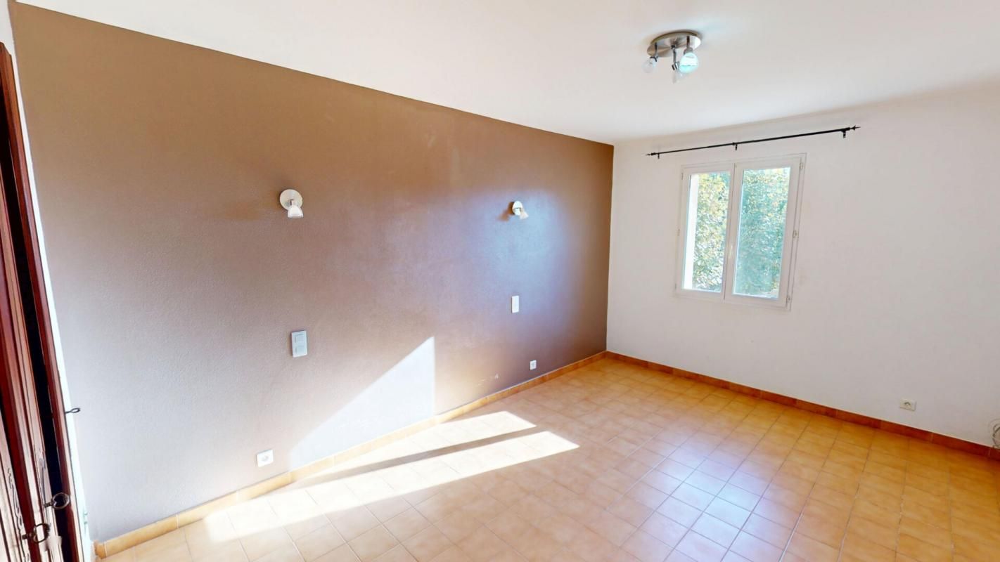LE MUY LE MUY (83490) Maison  115m² 3 chambres, SDB et SDE cellier et garage 3
