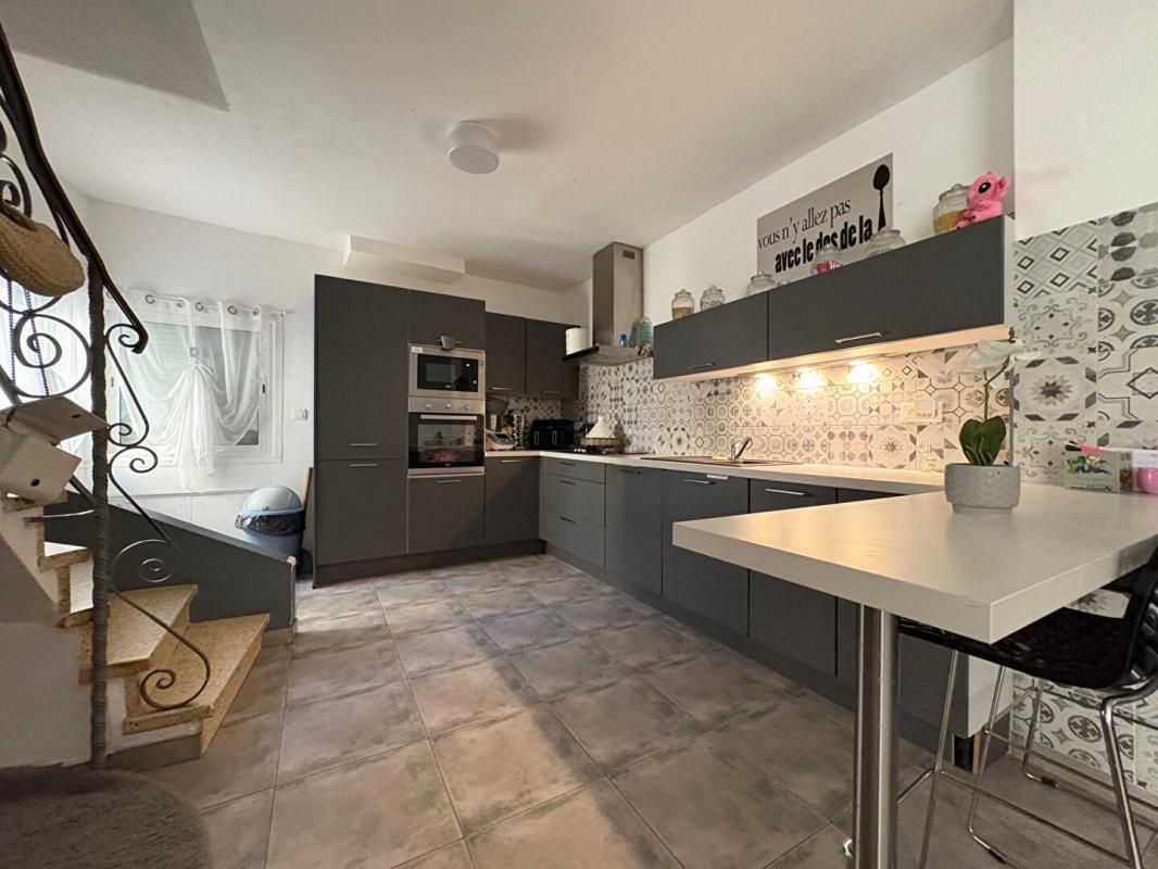 Maison  6 pièce(s) 136.77m2