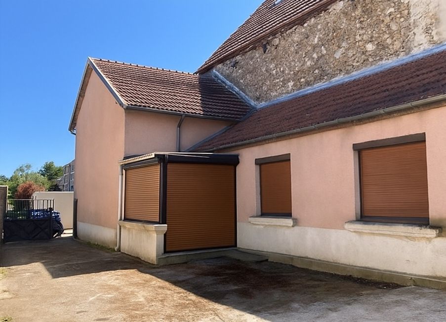 VAUCIENNES A réinventer: une maison au potentiel infini -Vauciennes 51480 3