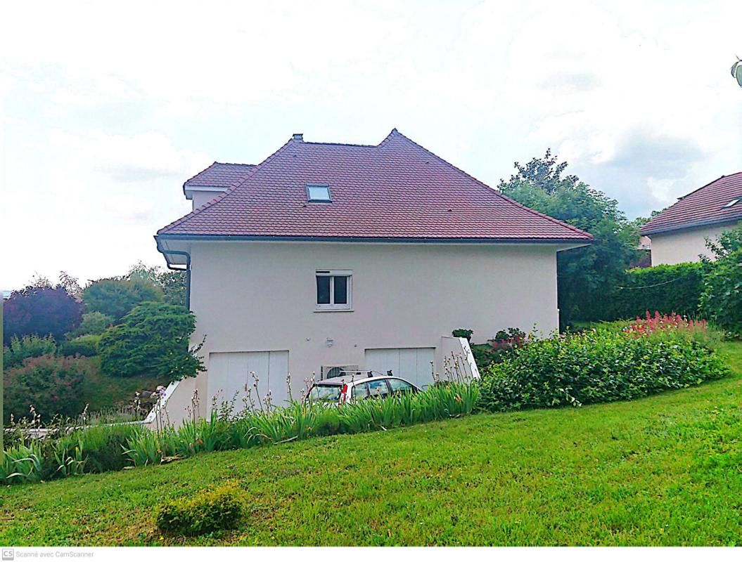 BELLEY Grande maison familiale à vendre 2