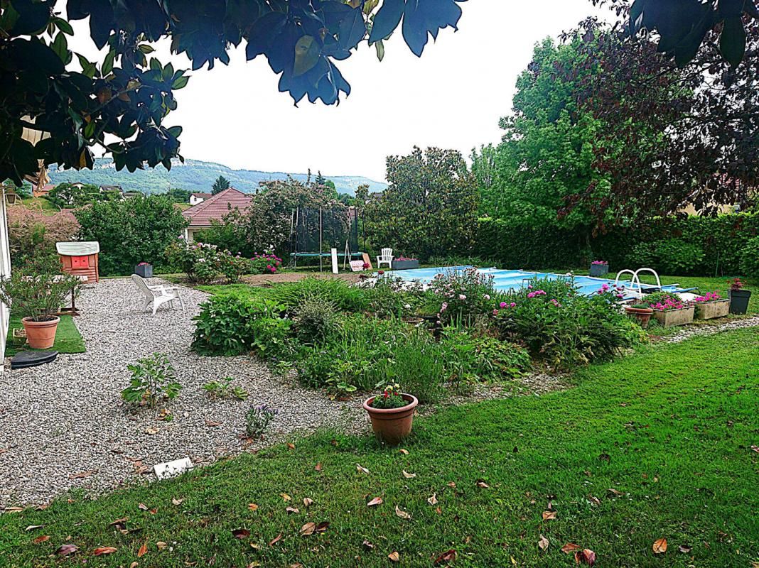 BELLEY Grande maison familiale à vendre 3
