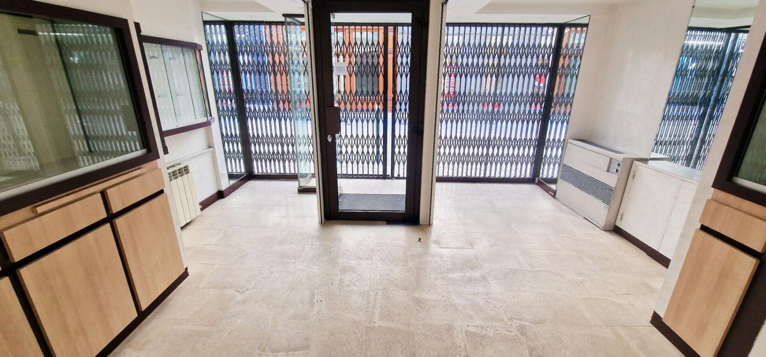 SAINT-AIGNAN Immeuble de 94 m² avec commerce et logement 3 pièces et 2 chambres 2