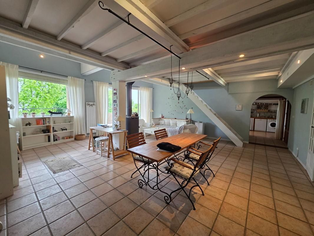 RIEZ EXCLUSIVITE, à ST JURS, Maison de ville de 215 m² avec Terrasses et ateliers d'art (ou garage) 2