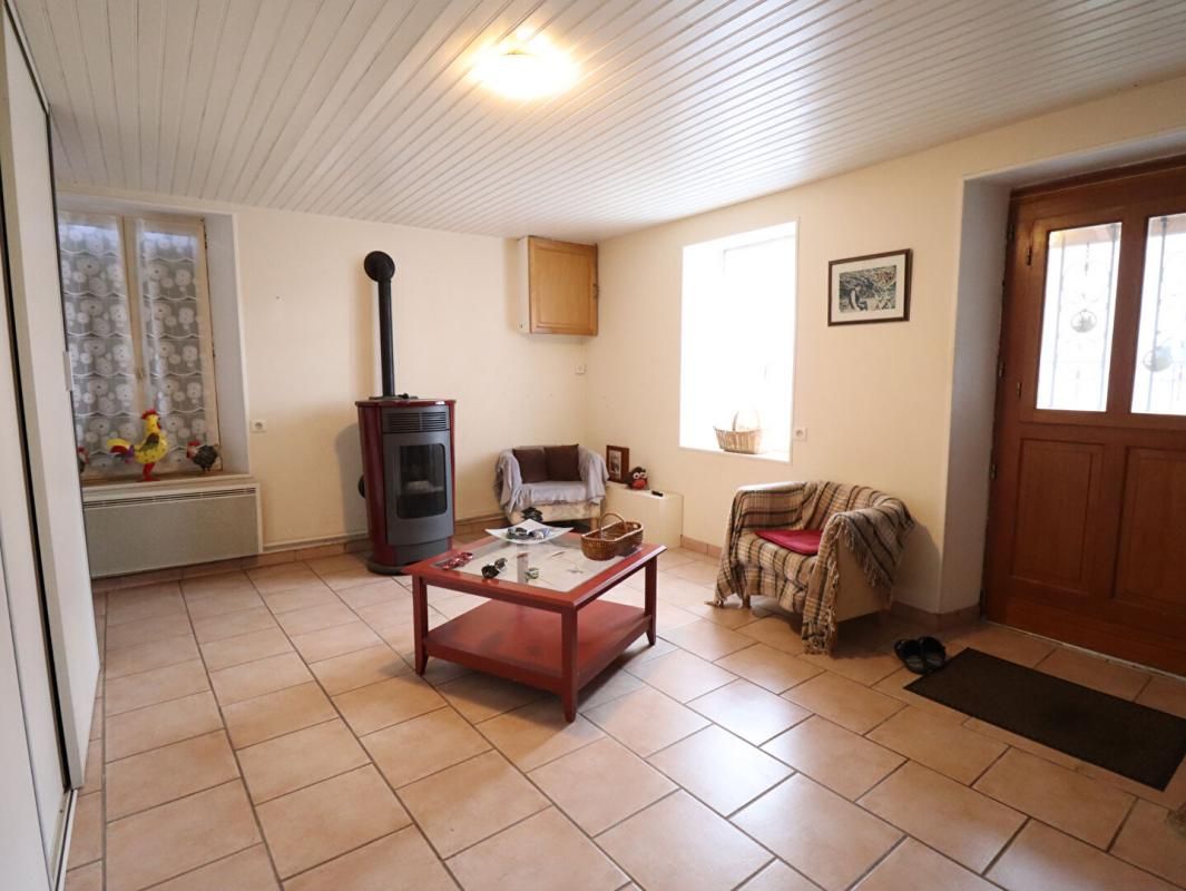 SERMENTIZON Maison Sermentizon 6 pièce(s) 220 m2 + terrain 2000m2 et vue sur les volcans 4