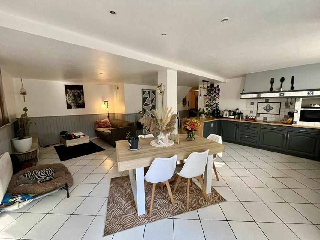 CHATEAU-L'EVEQUE Maison Château L'Evêque 130 m2 avec garage et jardin 1