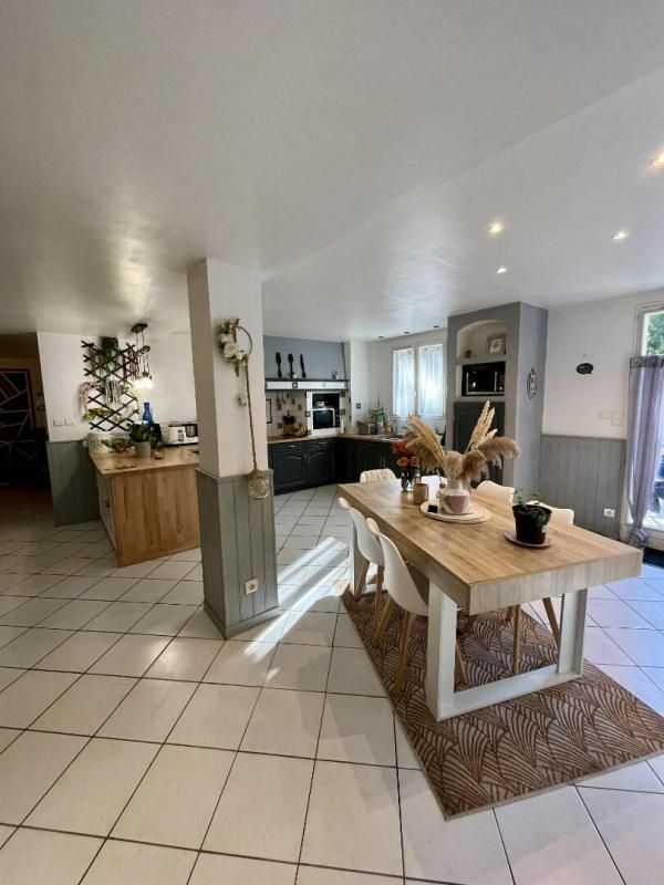 CHATEAU-L'EVEQUE Maison Château L'Evêque 130 m2 avec garage et jardin 2