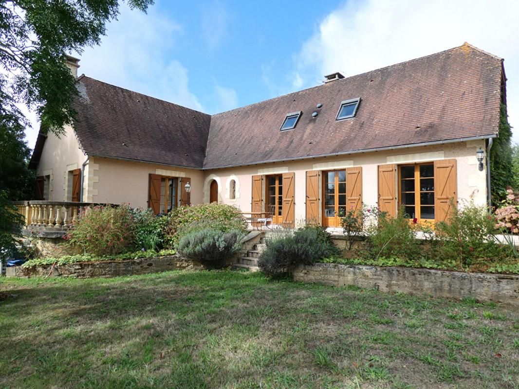Maison 200 m2 habitables / 5 chambres / sous-sol / garage / piscine / terrain 3200m²