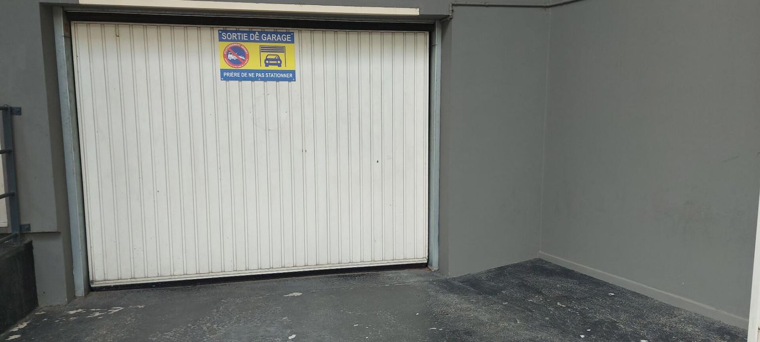 30.GARD.NIMES. Parking  en sous-sol dans résidence sécurisée quartier Jean Jaurès