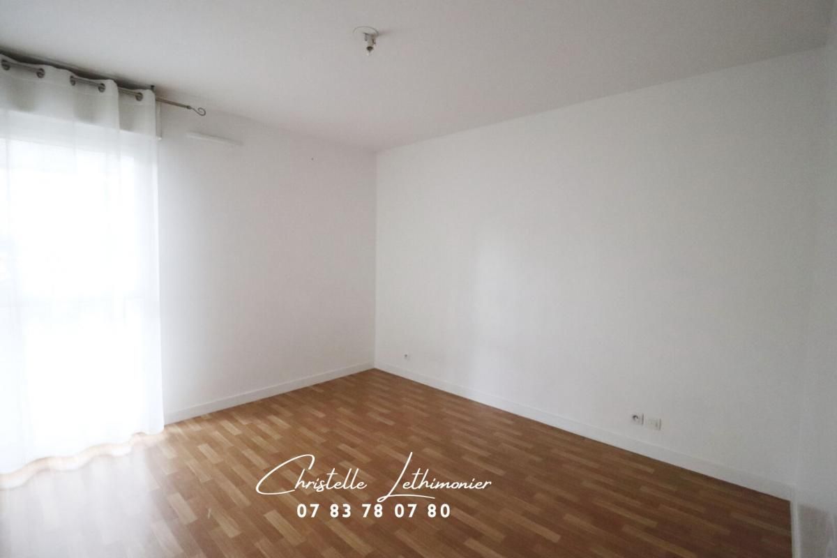 RENNES Appartement Rennes - 3 pièces - 57.21 m2 + Place Parking en sous-sol + Cave 4
