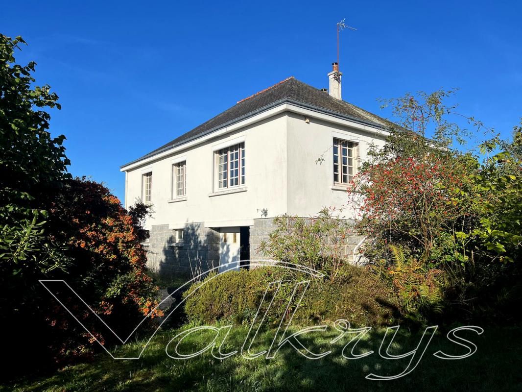MOELAN-SUR-MER Maison de bourg Moëlan sur Mer 7 P 105 m2 - Jardin arboré 650 m2 1