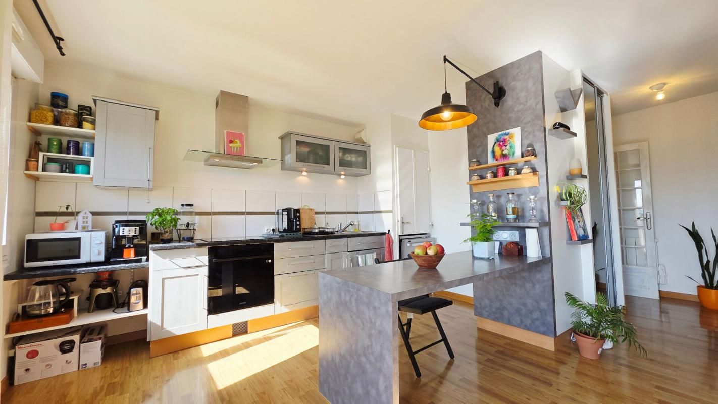 BOURGES BOURGES APPARTEMENT 65.50 M² 3 PIECES DUPLEX BALCON PARKING 2