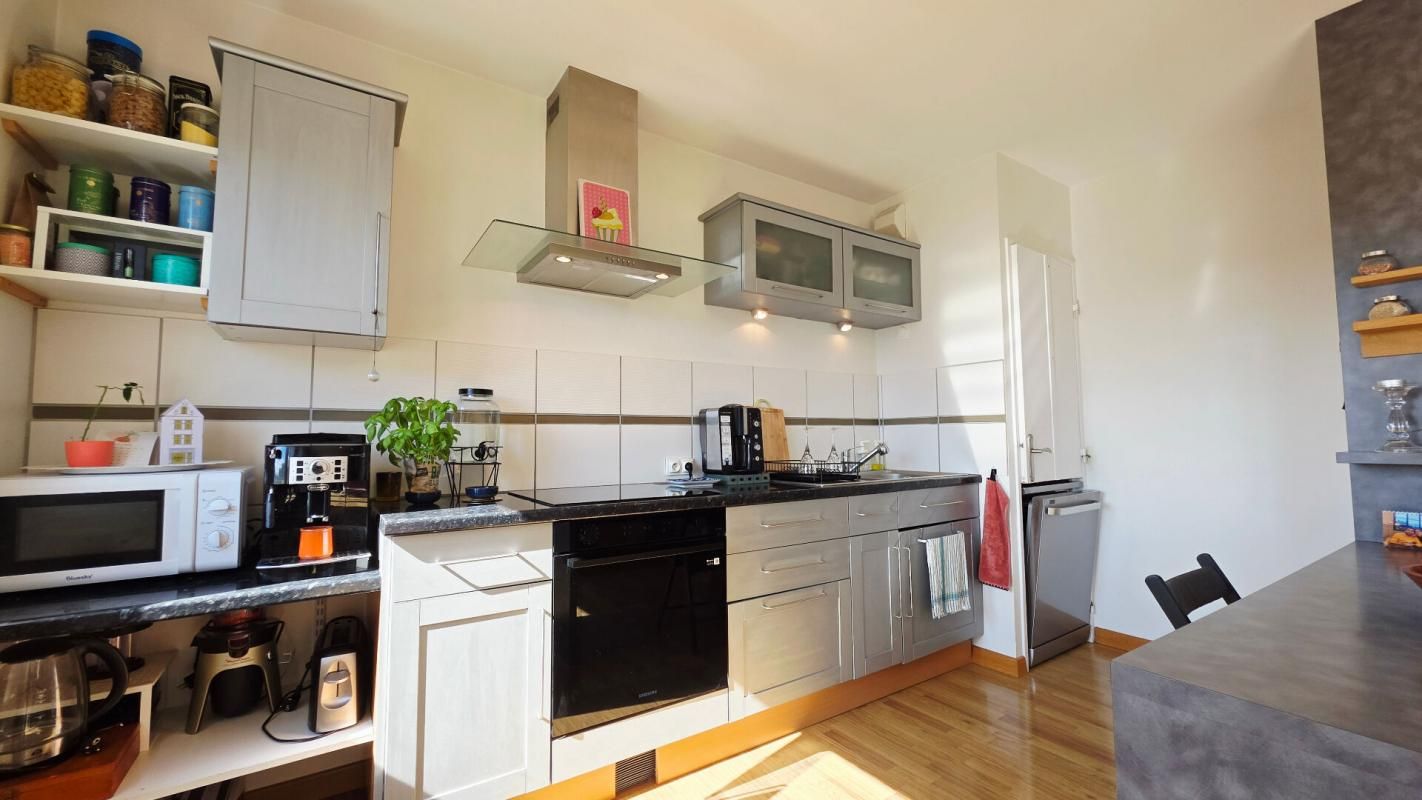 BOURGES BOURGES APPARTEMENT 65.50 M² 3 PIECES DUPLEX BALCON PARKING 4