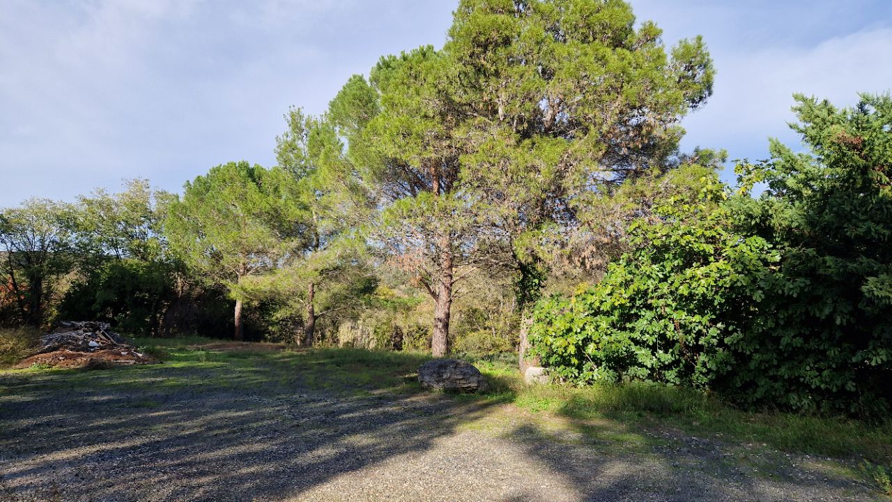 FONTES Terrain de  4250 m2 avec 900m2 constructible 2