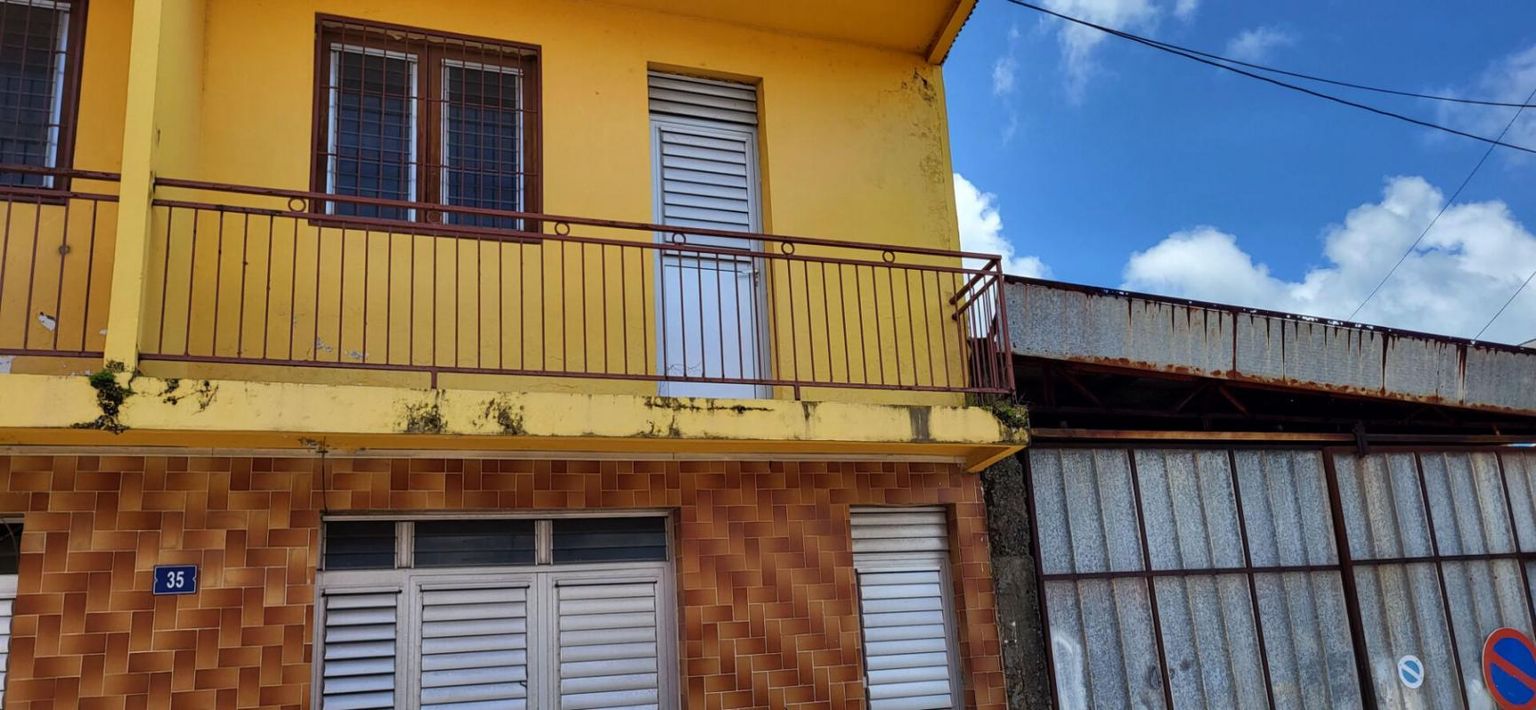 LE LAMENTIN Immeuble T4 x 2 Le Lamentin 194 m2 1
