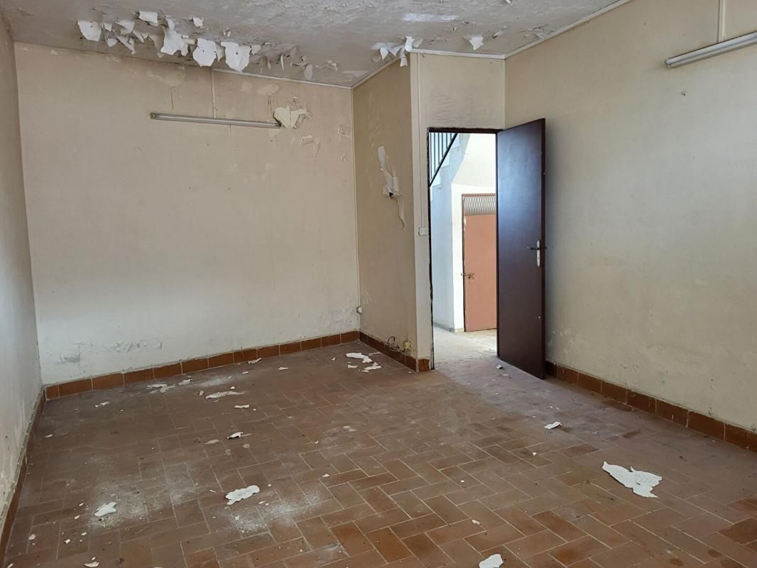 LE LAMENTIN Immeuble T4 x 2 Le Lamentin 194 m2 3