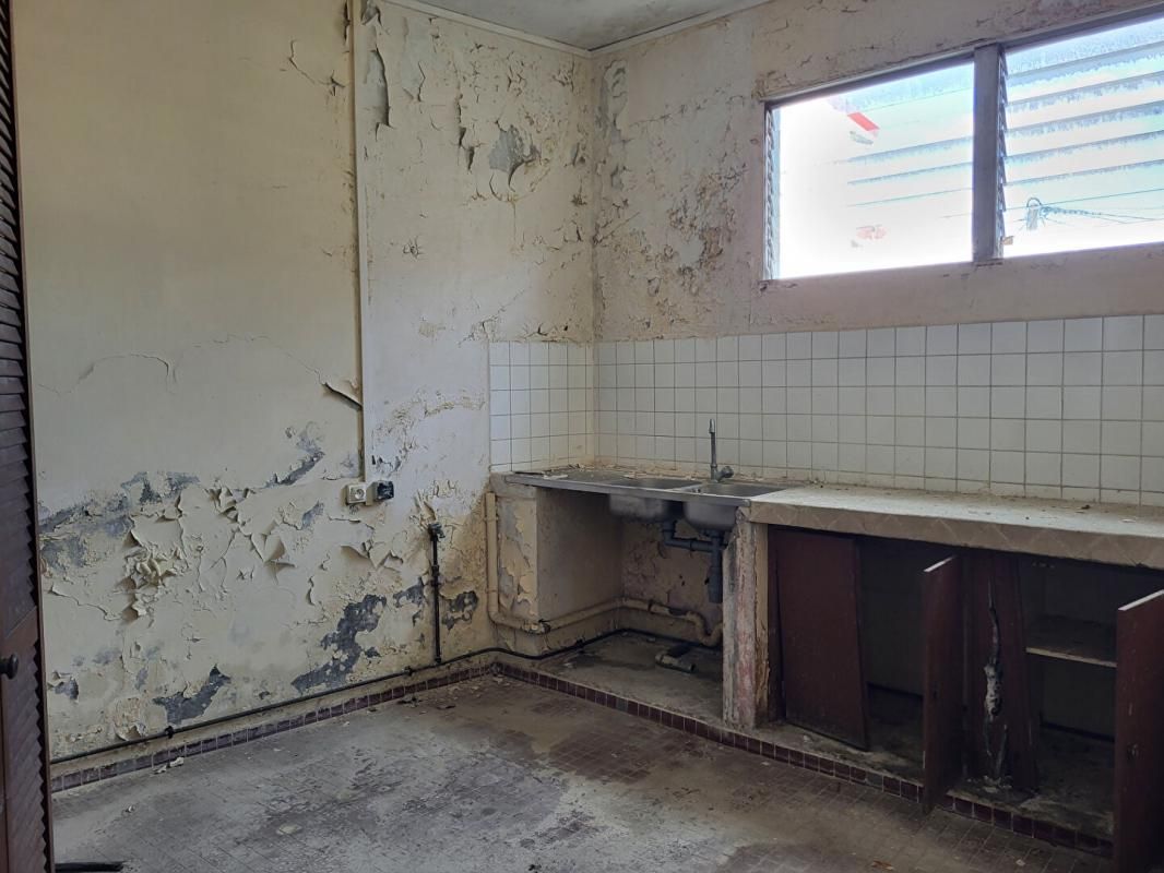 LE LAMENTIN Immeuble T4 x 2 Le Lamentin 194 m2 4