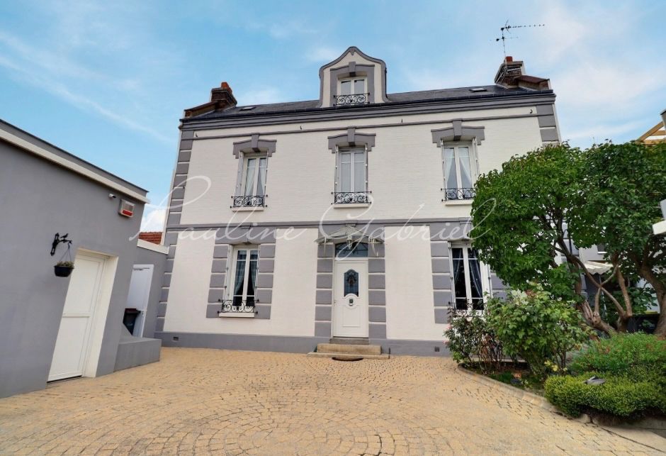 Maison de maître sur Sanvic / Le Havre, vie de plain pied 4 chambres, 2 garages, grand jardin