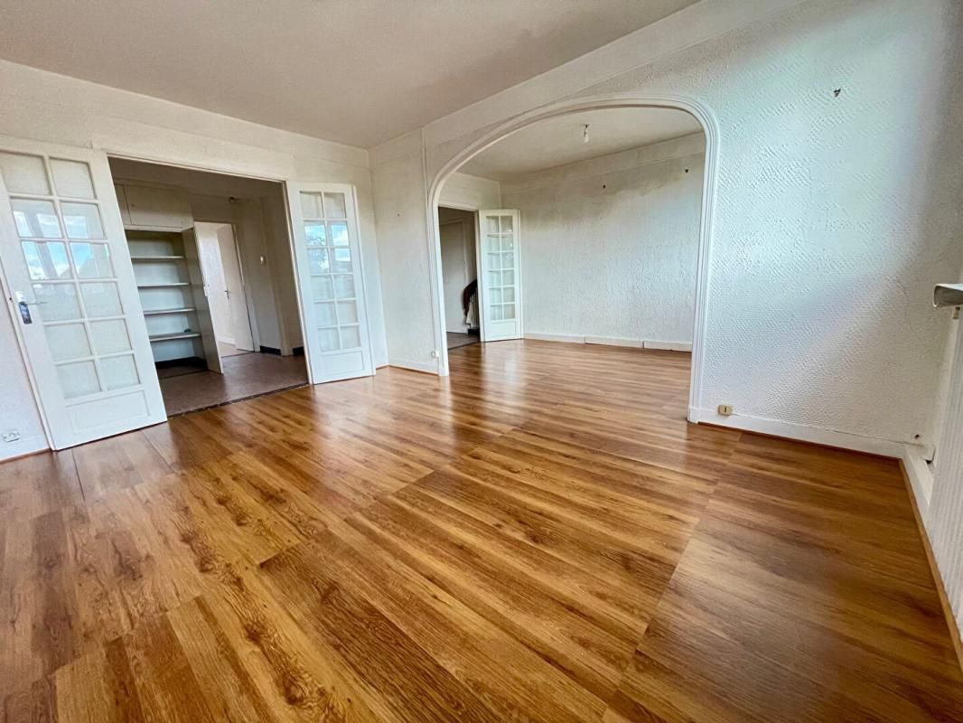 VERNEUIL-SUR-AVRE Appartement  lumineux 5 pièce(s) 112 m2  hyper centre de Verneuil 1
