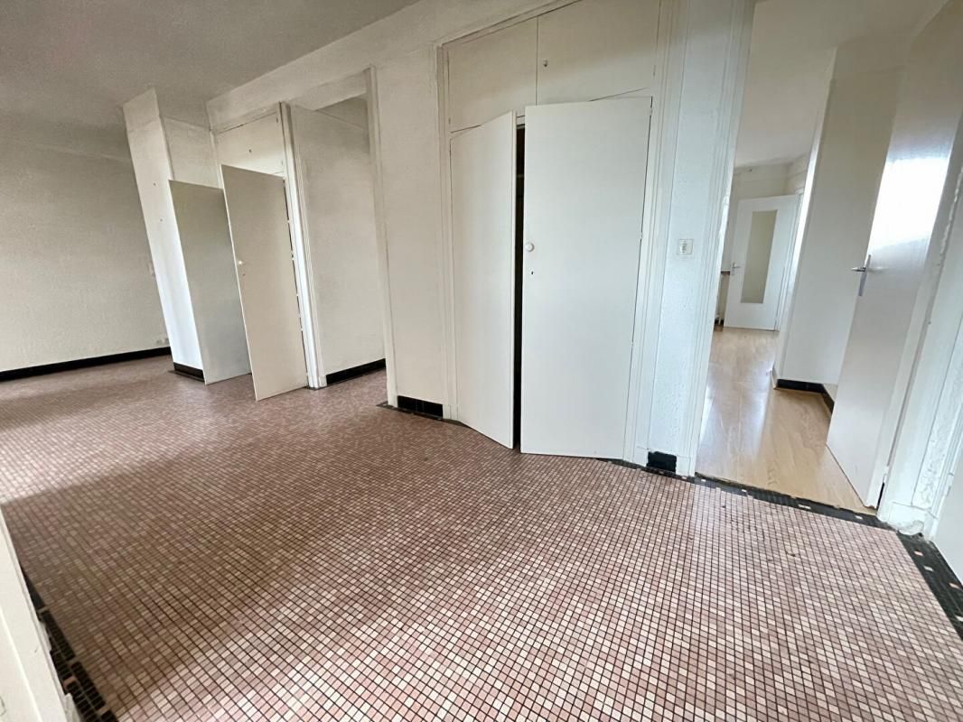 VERNEUIL-SUR-AVRE Appartement  lumineux 5 pièce(s) 112 m2  hyper centre de Verneuil 3
