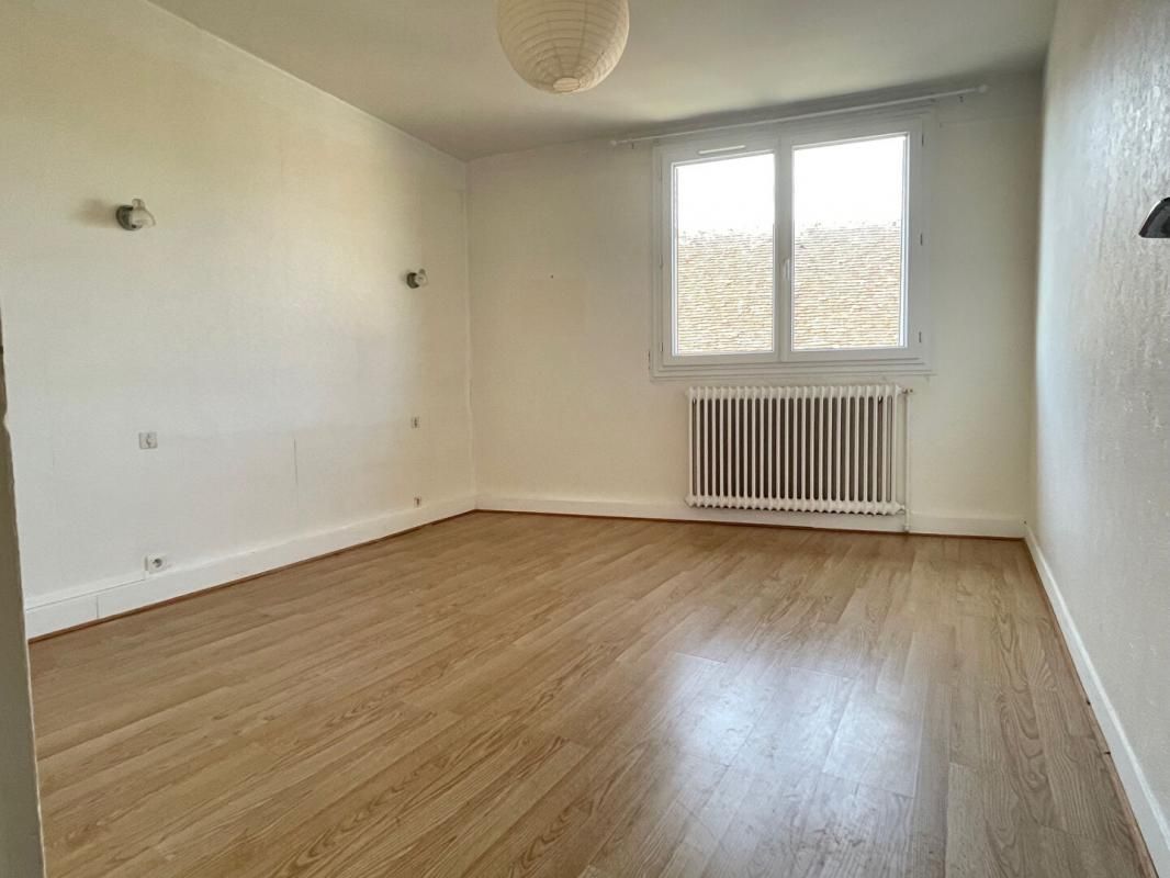 VERNEUIL-SUR-AVRE Appartement  lumineux 5 pièce(s) 112 m2  hyper centre de Verneuil 4