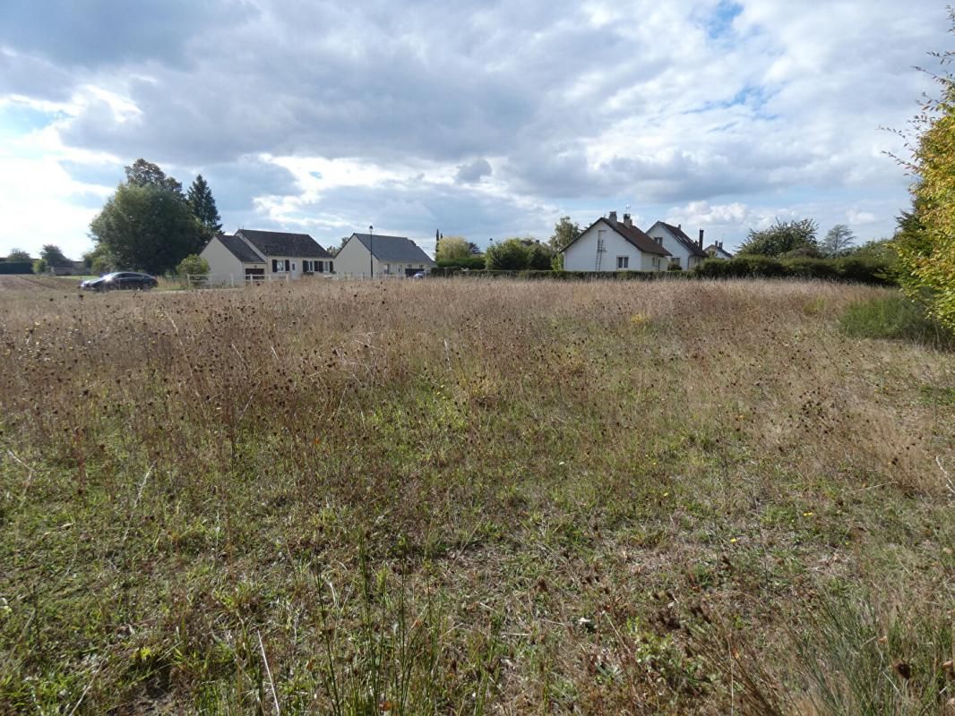 BUEIL Terrain Bueil 1991 m2 2